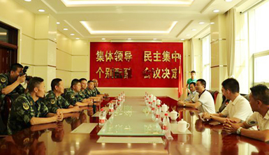 萊爾斯特與數(shù)名愛心企業(yè)家走進(jìn)邊防軍區(qū)共度“八一建軍節(jié)”