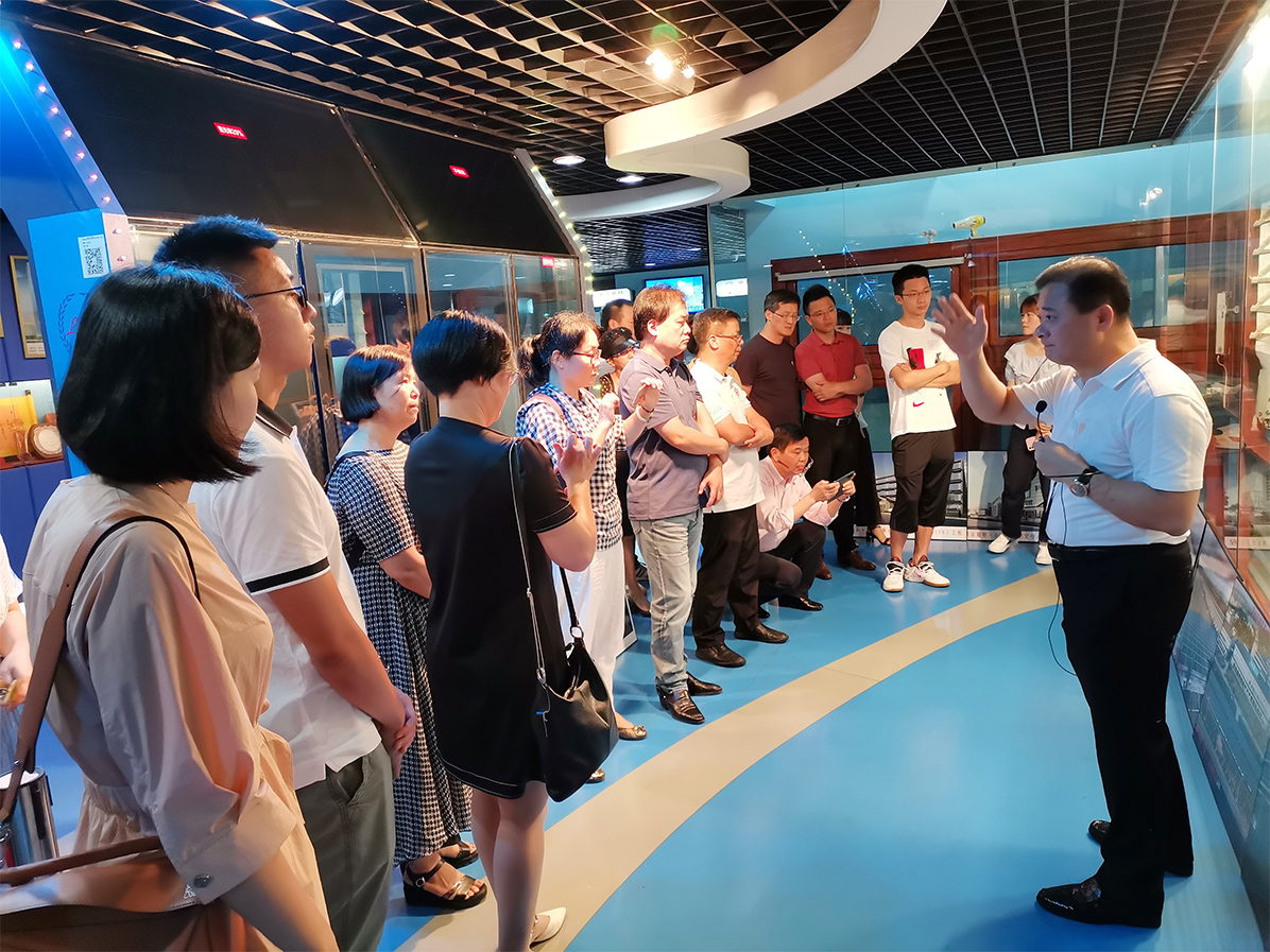 廈大經(jīng)院國資二班走訪考察萊爾斯特圖