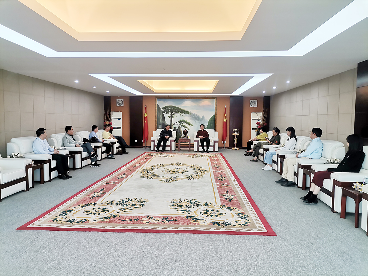 廈門市泉州商會領(lǐng)導(dǎo)參觀萊爾斯特企業(yè)圖1