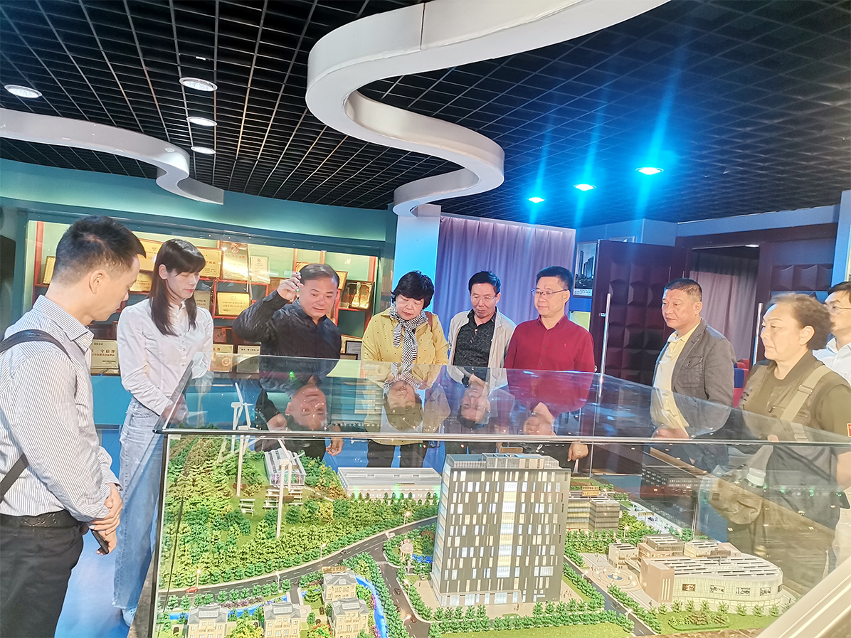 廈門市泉州商會領(lǐng)導(dǎo)參觀萊爾斯特企業(yè)圖3